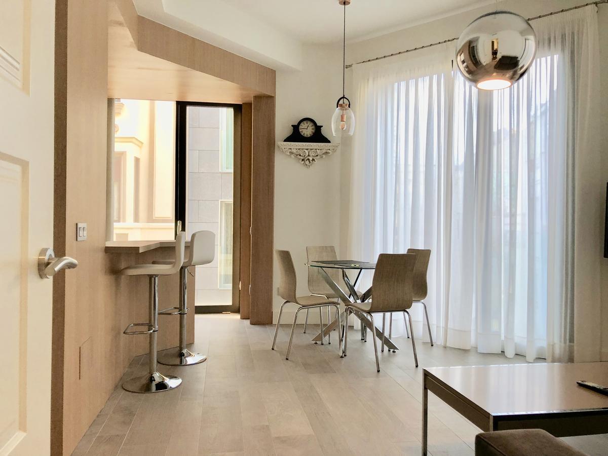 Urbanliving Cisneros