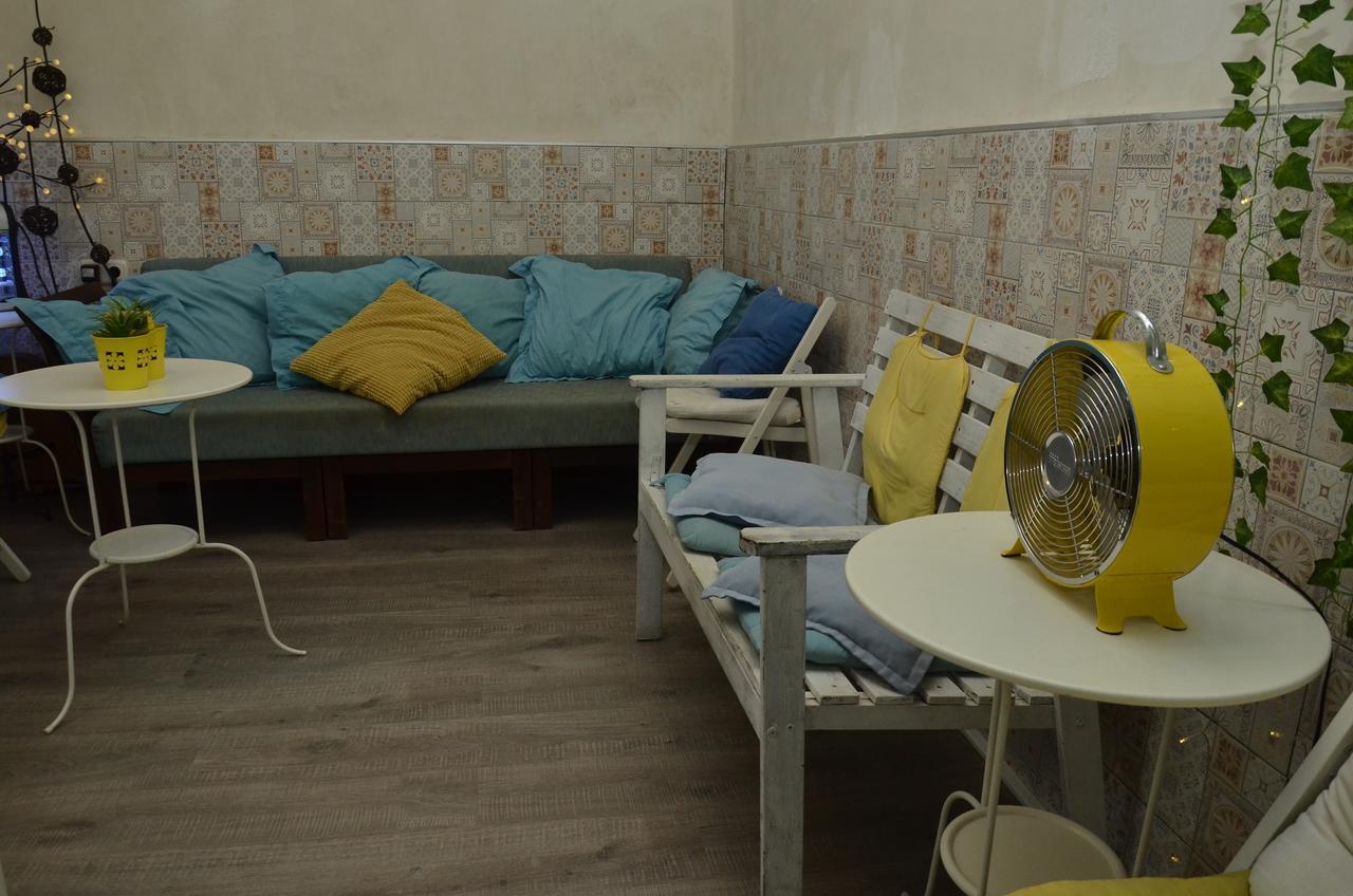 Hostel The Lights Garden Malaga