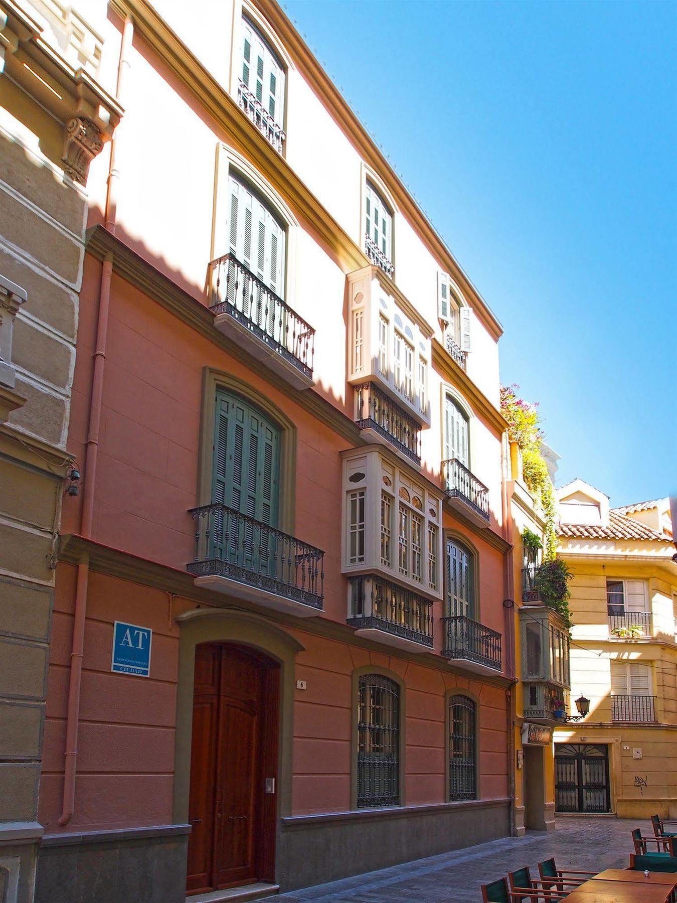 Urban Apartment *