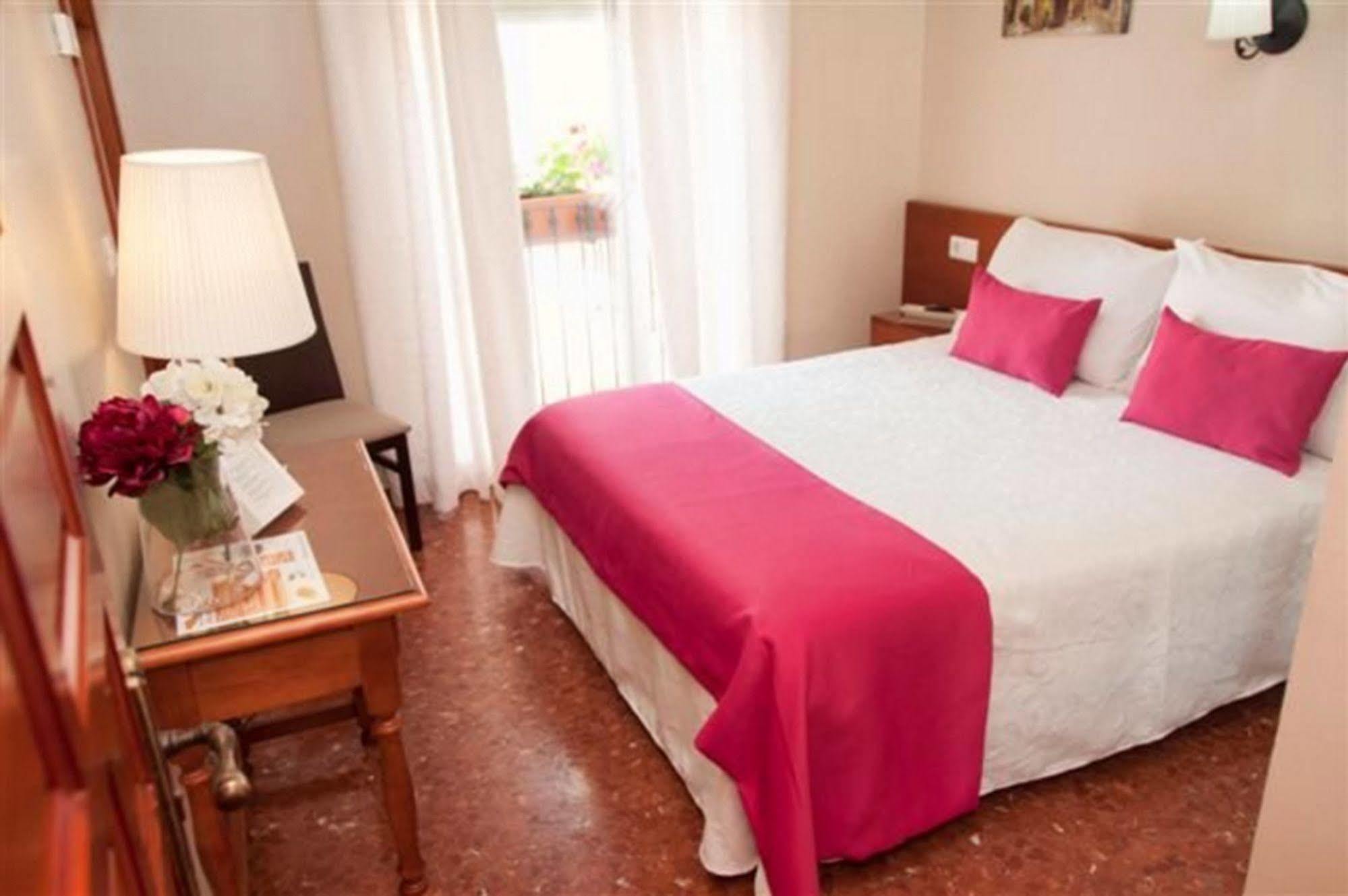 Romerito Hotel 2*