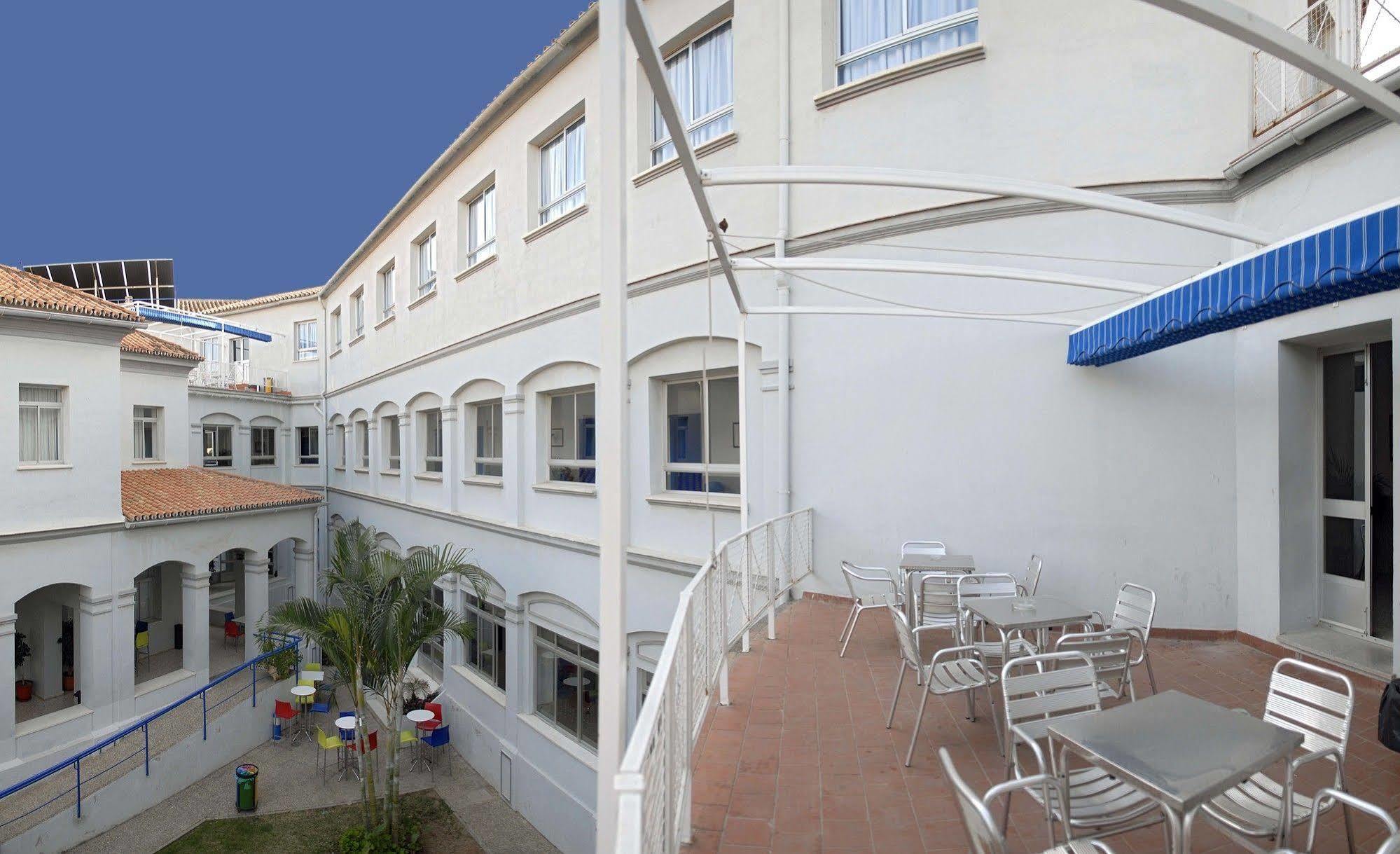 Hostel Inturjoven *
