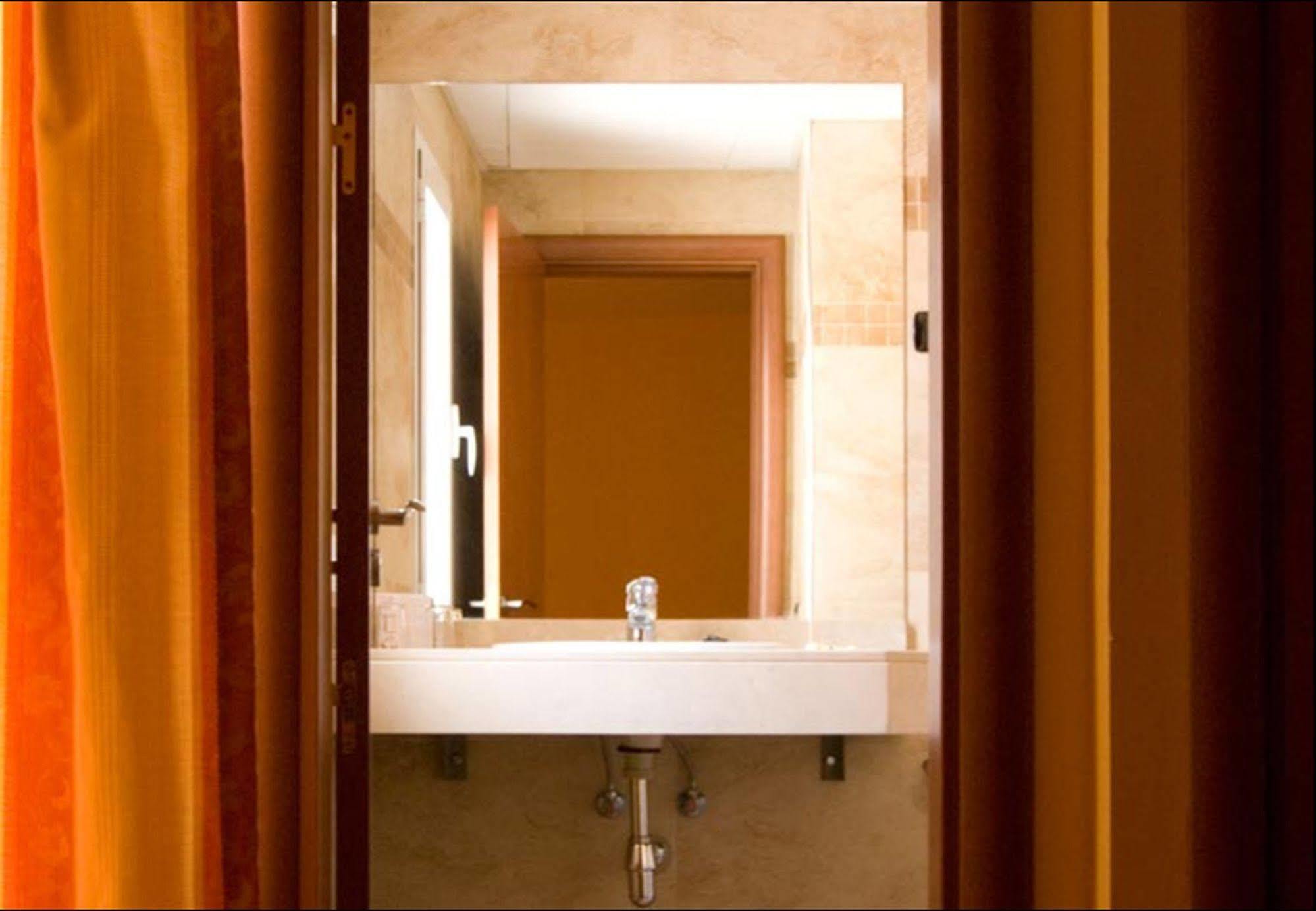 Carlos V Hotel