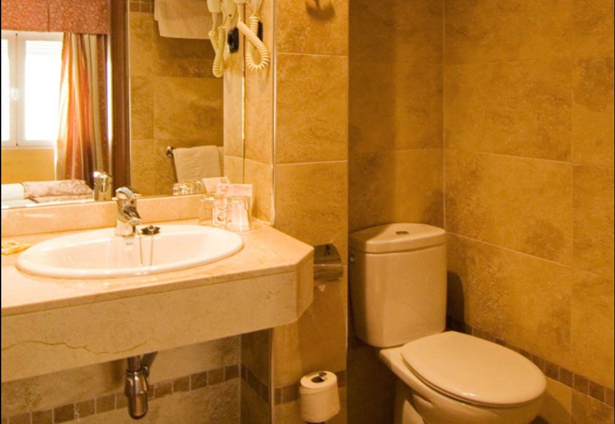 Carlos V Hotel