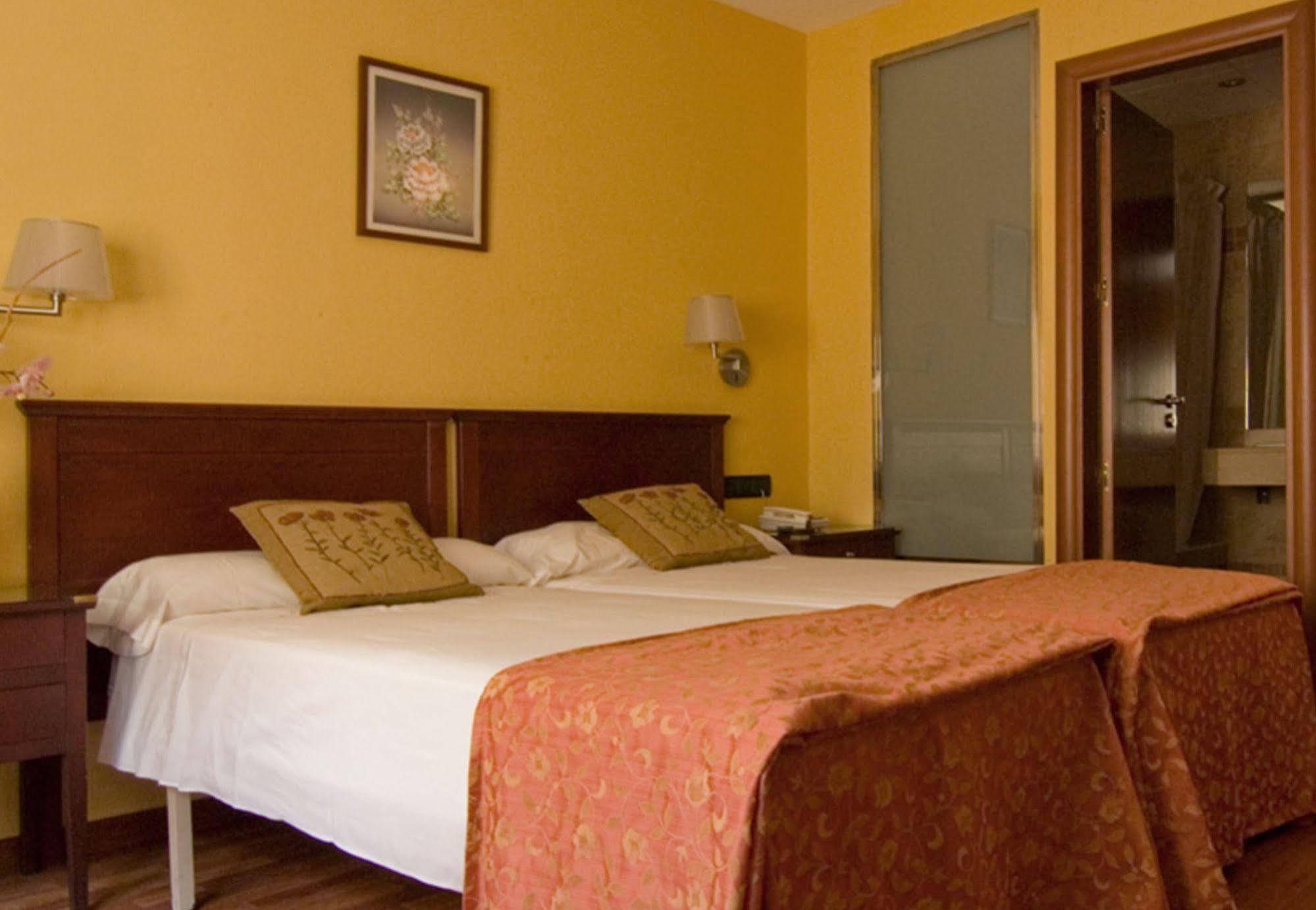 Carlos V Hotel