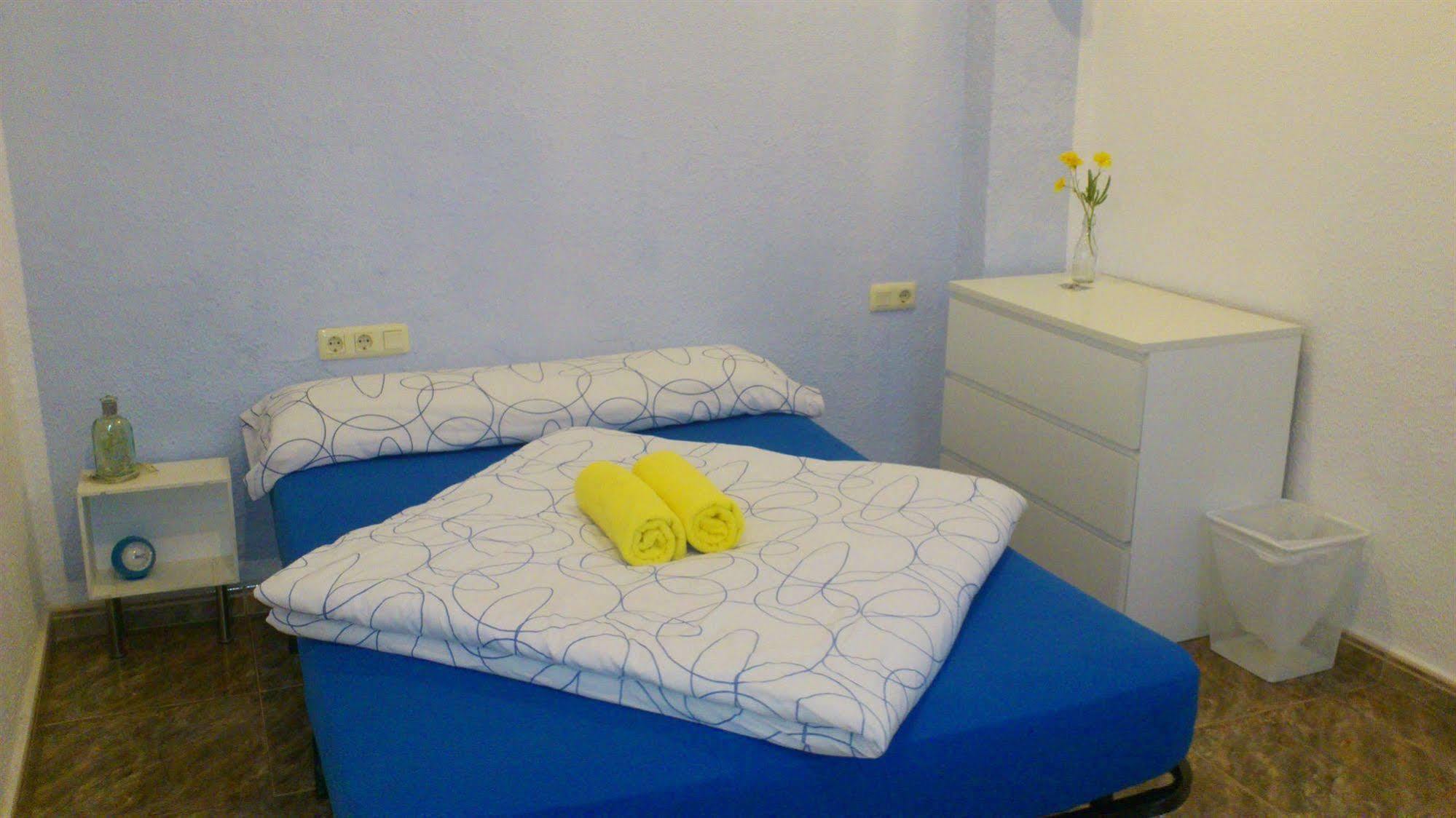 The Lights Garden Hostel Malaga