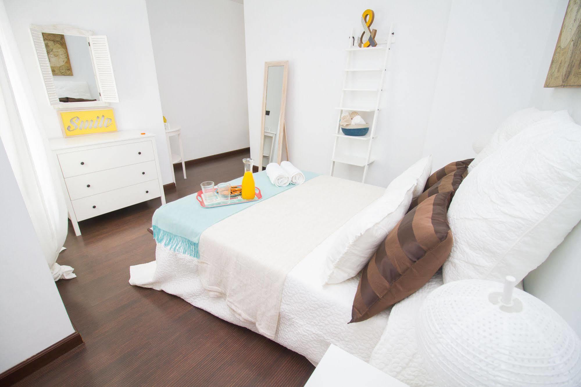 Apartment Calle Dos Aceras - Bright & Trendy La Recepcion Malaga