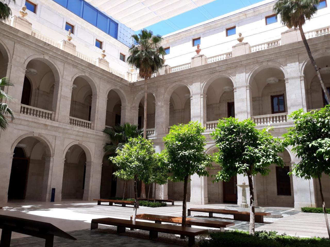 Apartment & Away In The Heart Of Historical Town Of Malaga