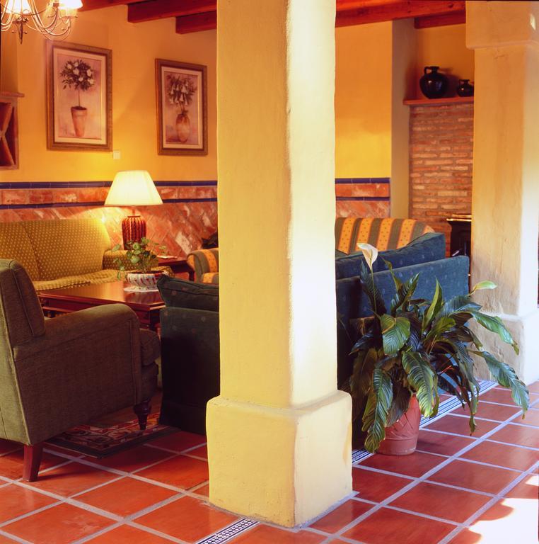 Country house Cortijo La Reina *