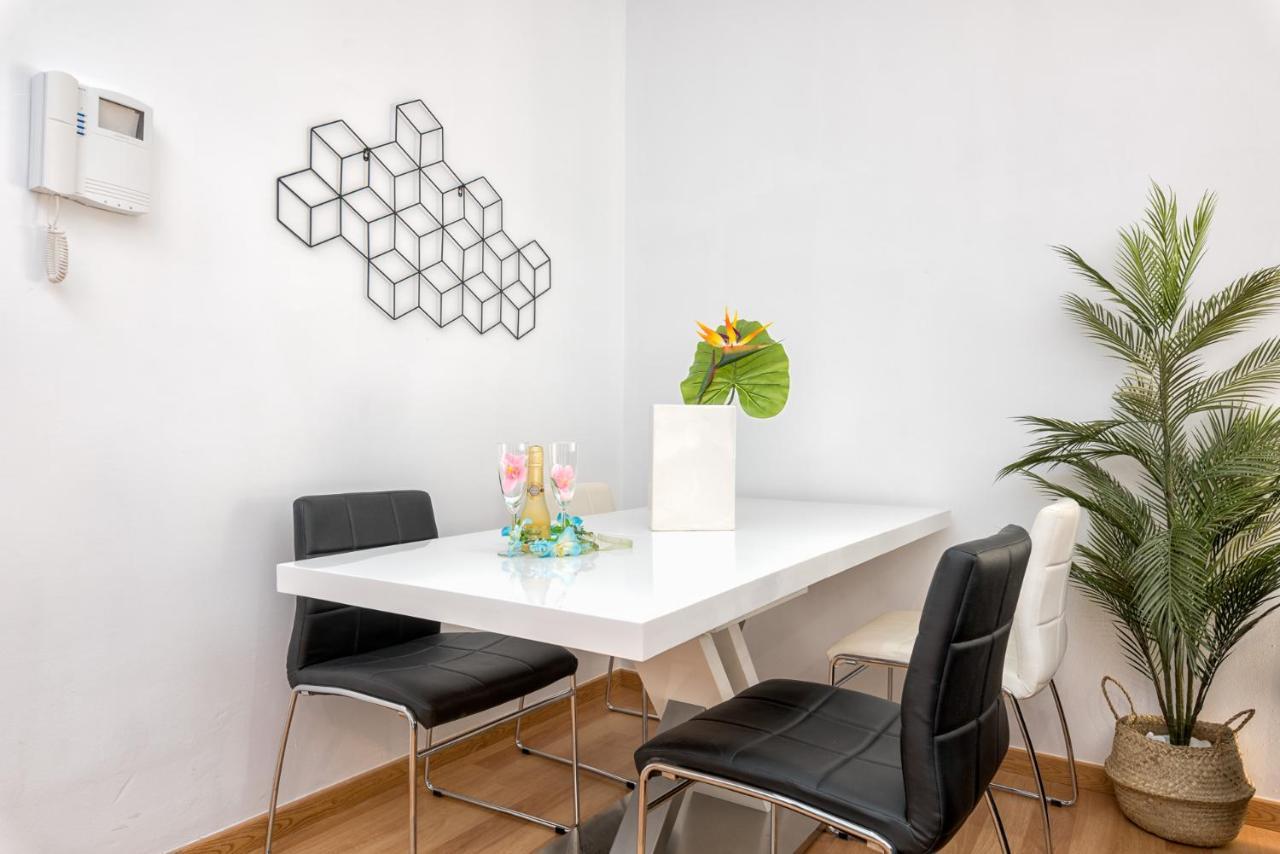 Atico Con Terraza Ac 1Hab En El Centro Y Piscina Comunitaria * Málaga