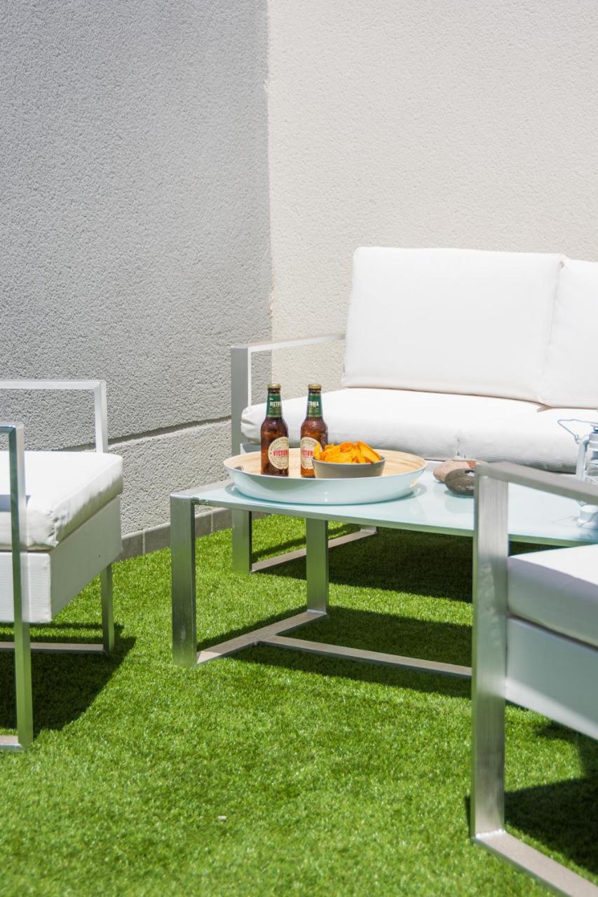 Atico Con Terraza Ac 1Hab En El Centro Y Piscina Comunitaria Apartment *