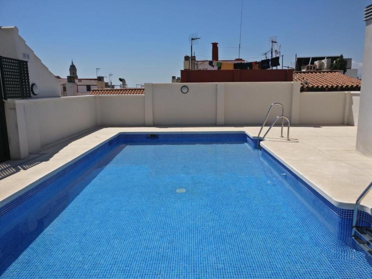 Atico Con Terraza Ac 1Hab En El Centro Y Piscina Comunitaria Apartment