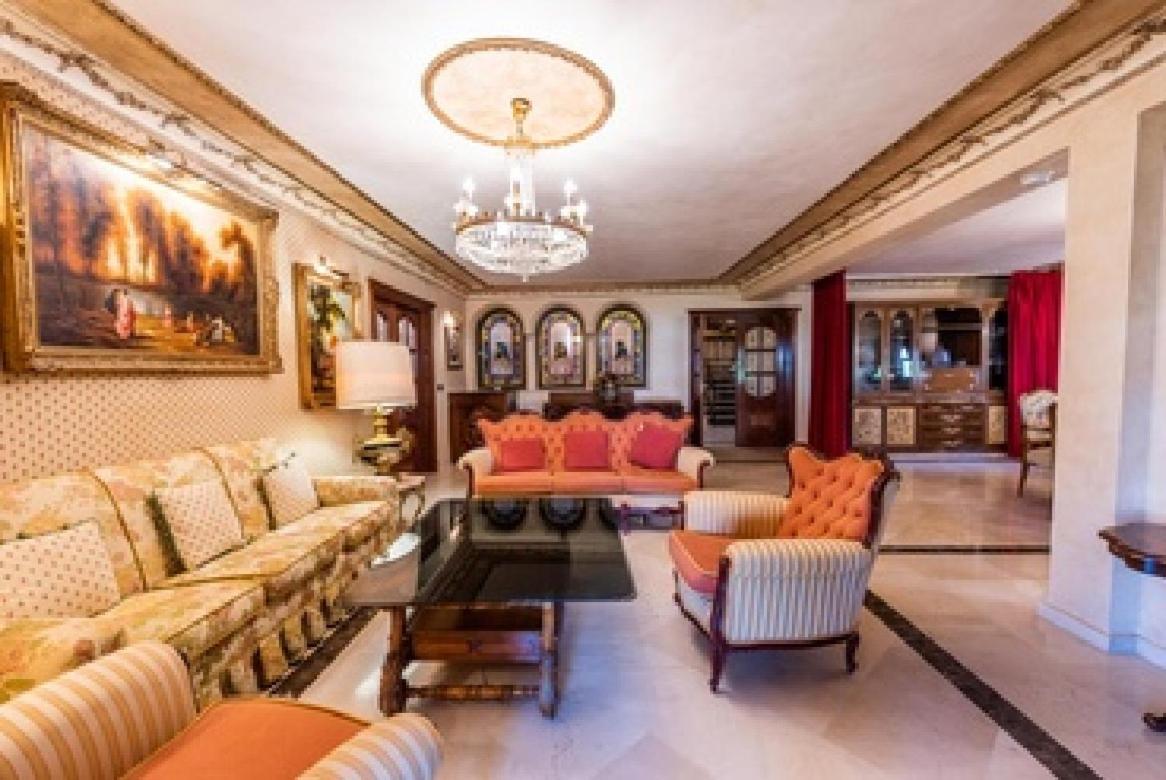 With Private Pool,near The , Bbq, Wifi