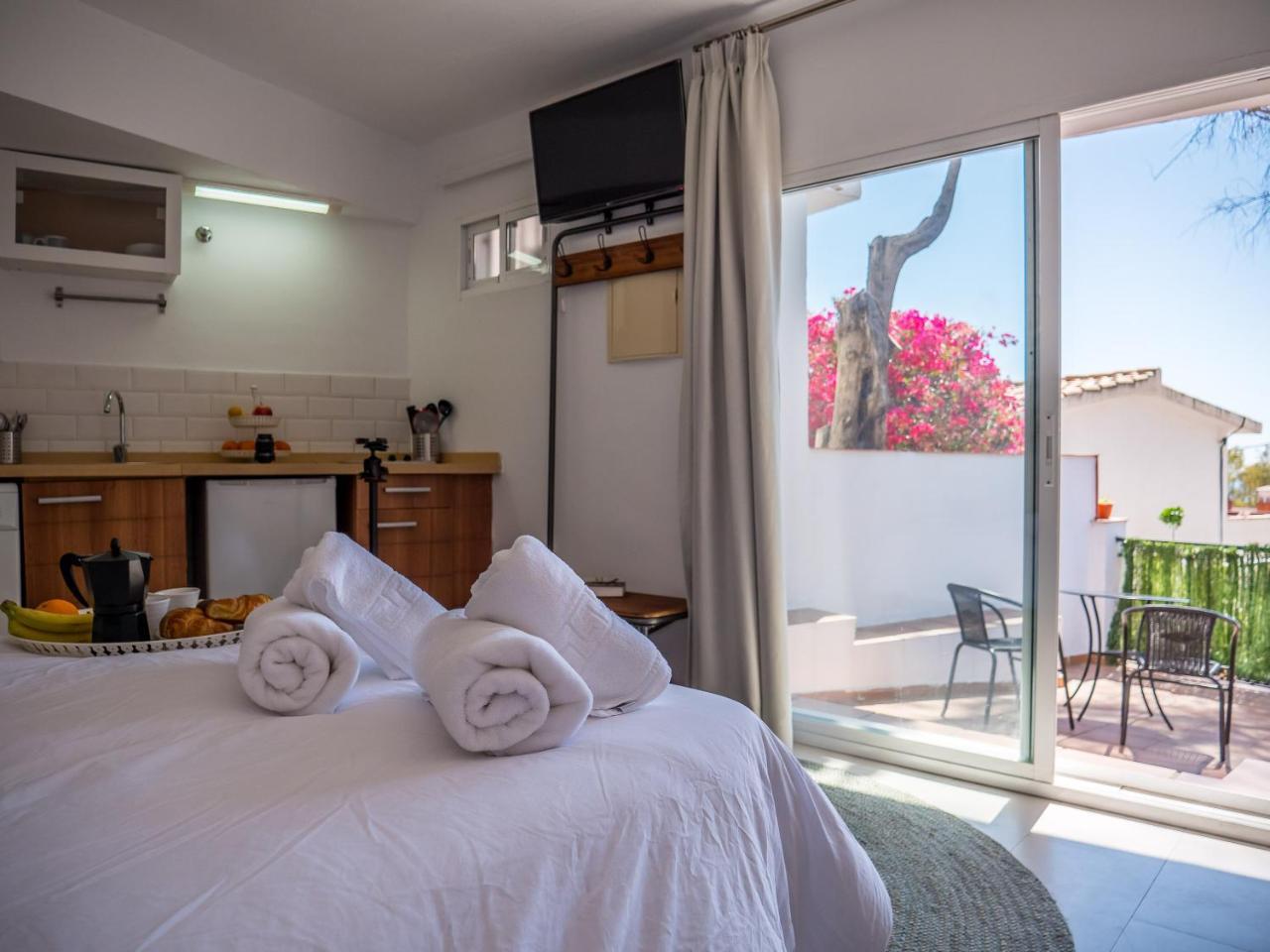 Seafront With Terrace Apartment *