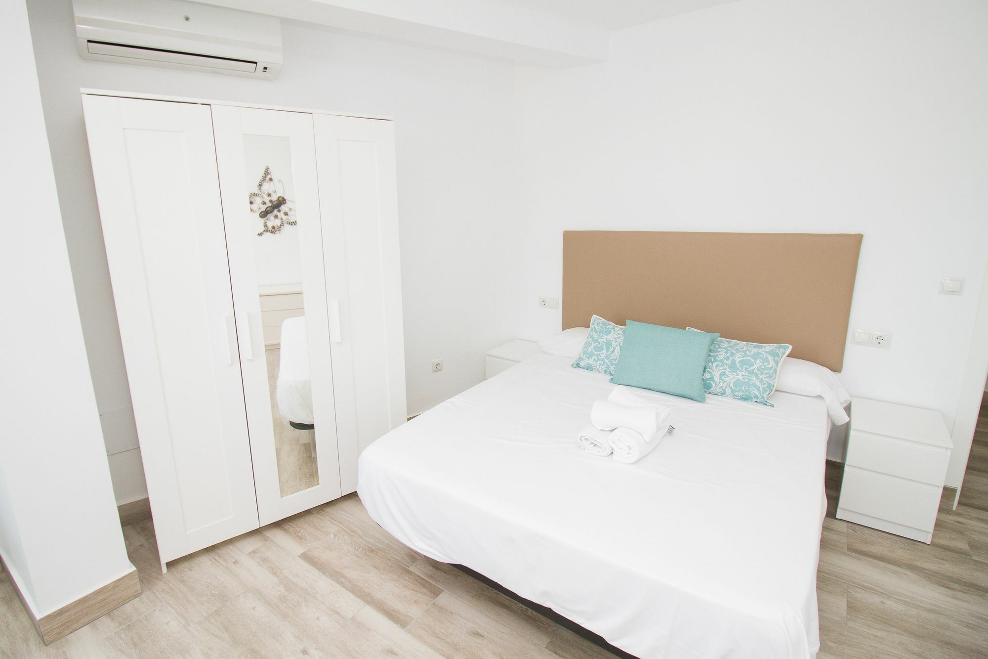 Apartment Modish 3 Bedroom In By La Recepcion