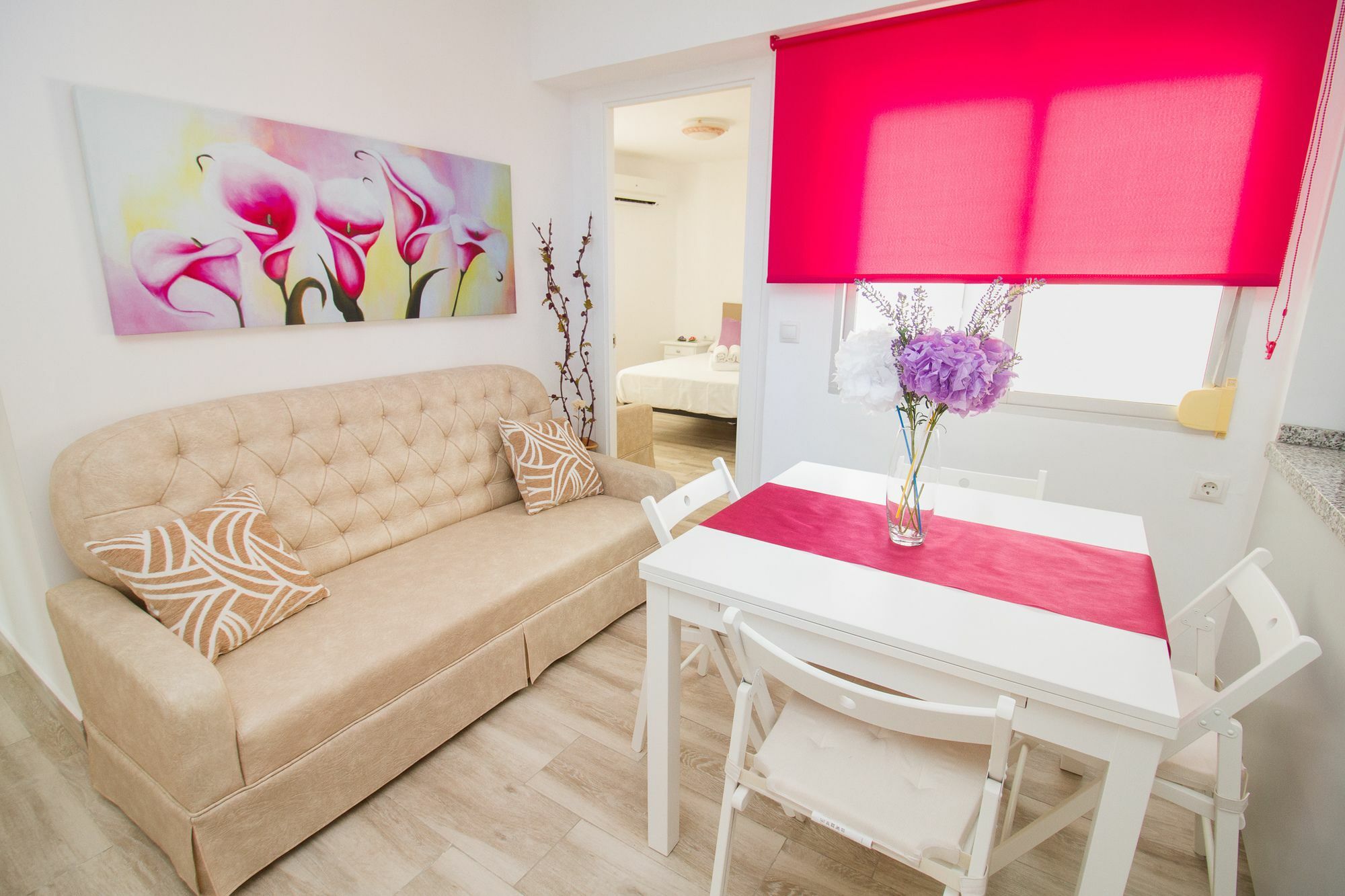 Modish 3 Bedroom In By La Recepcion Apartment