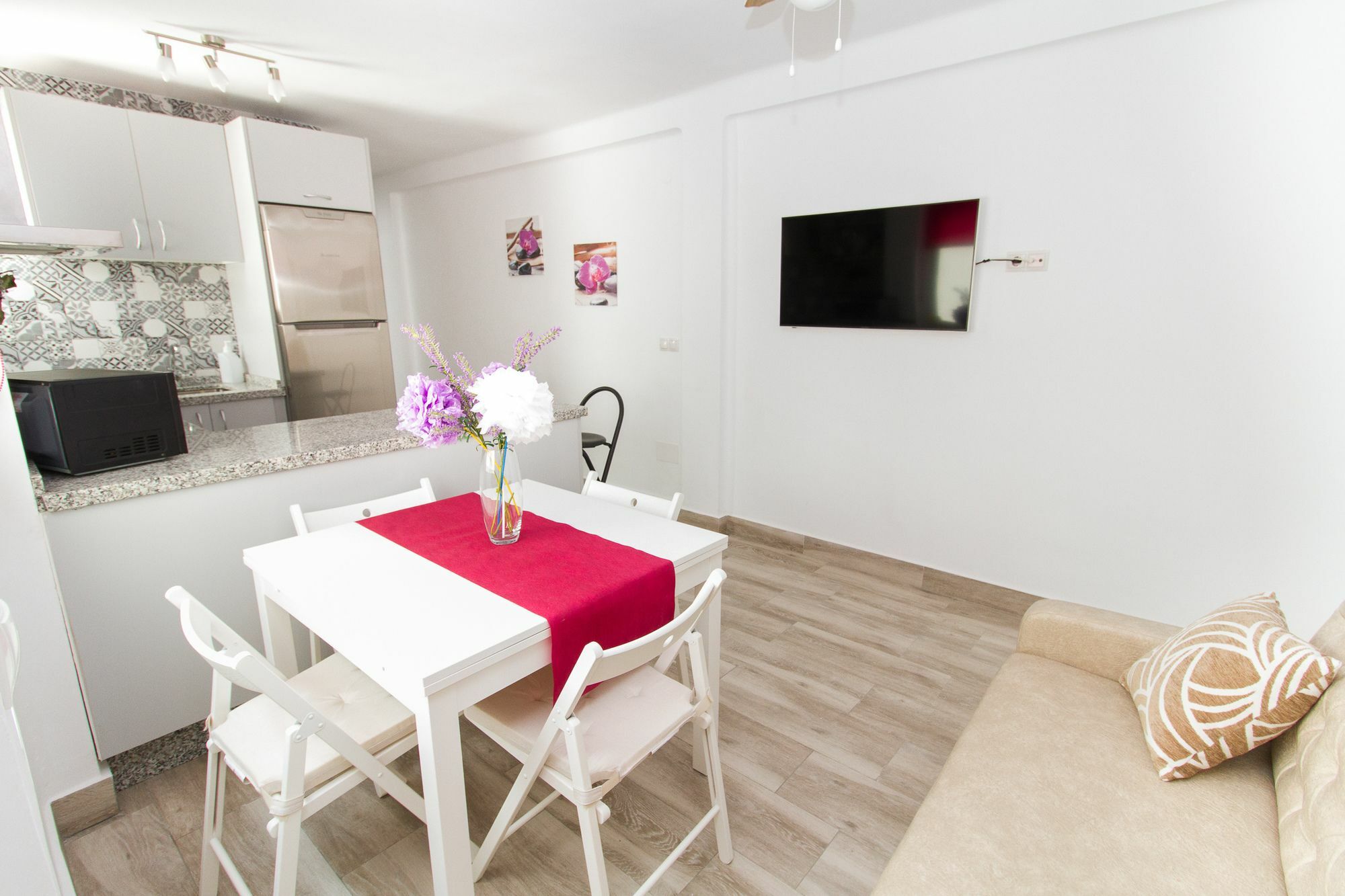 Modish 3 Bedroom In By La Recepcion Apartment *