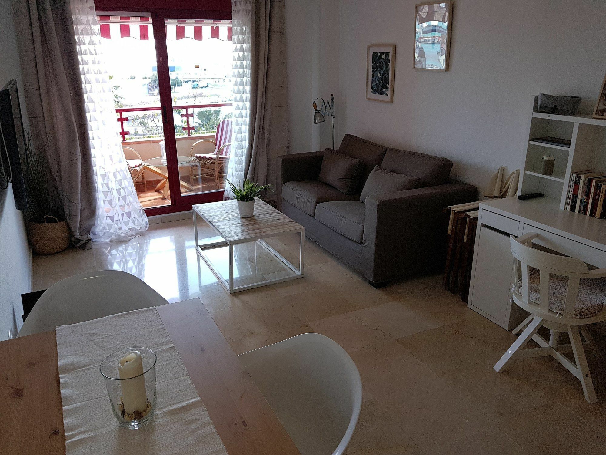 Fan Flat Sunset Apartment