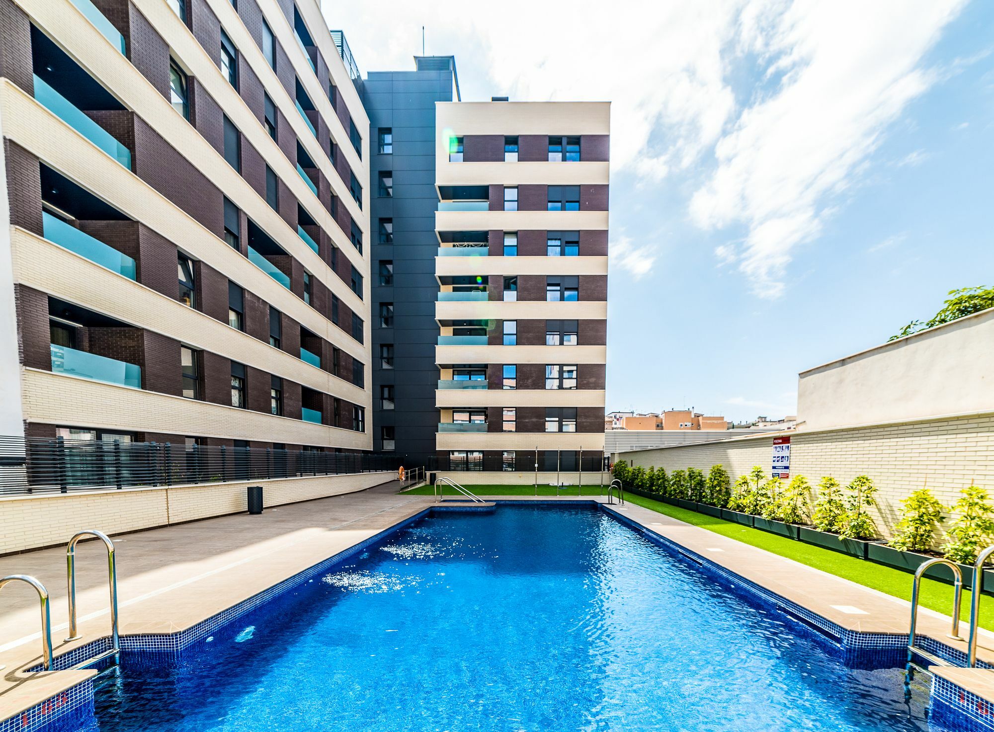 La Serna Premium Center Apartment