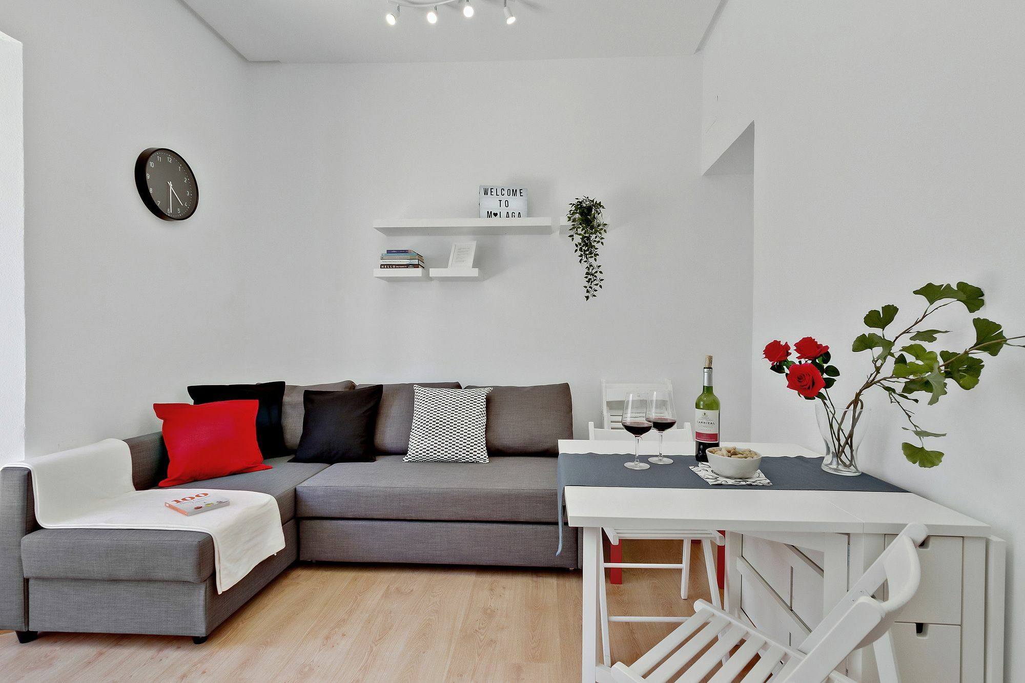 Del Parque Flats - Alvarez *