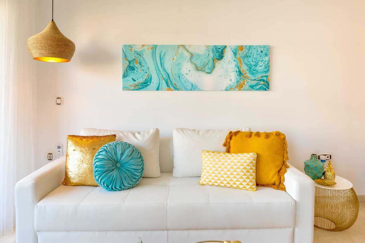 Apartment Charming On The - Pool And Parking *