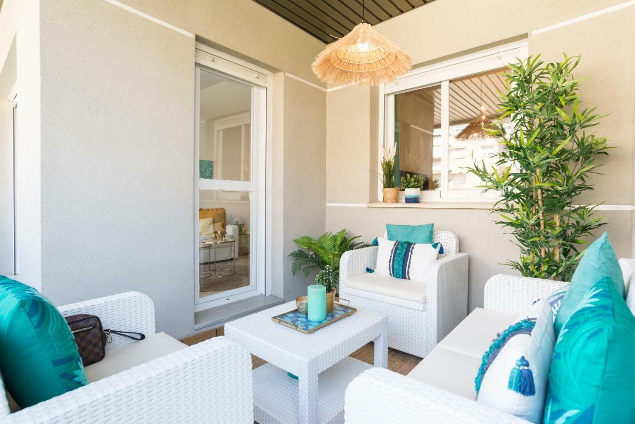Charming On The - Pool And Parking Apartment *