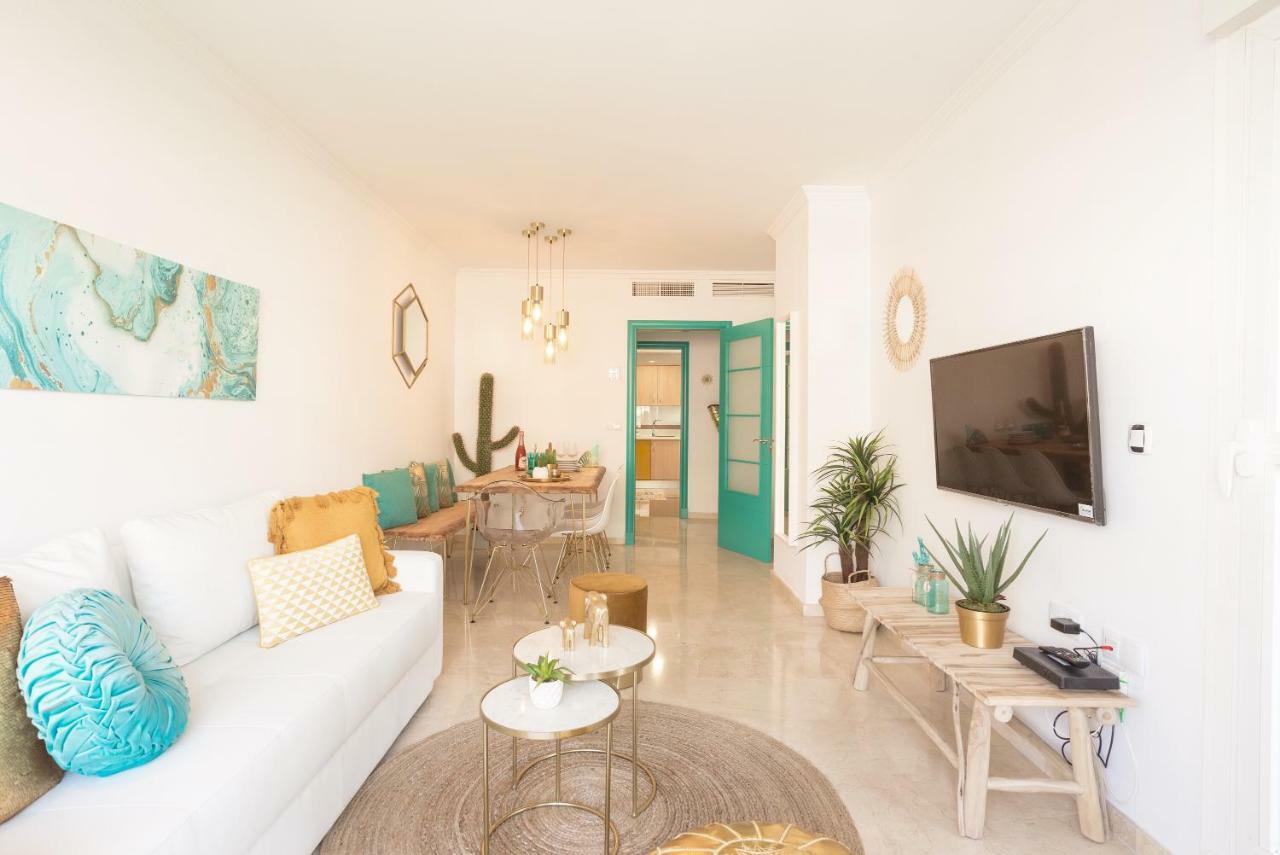 Apartment Charming On The - Pool And Parking *