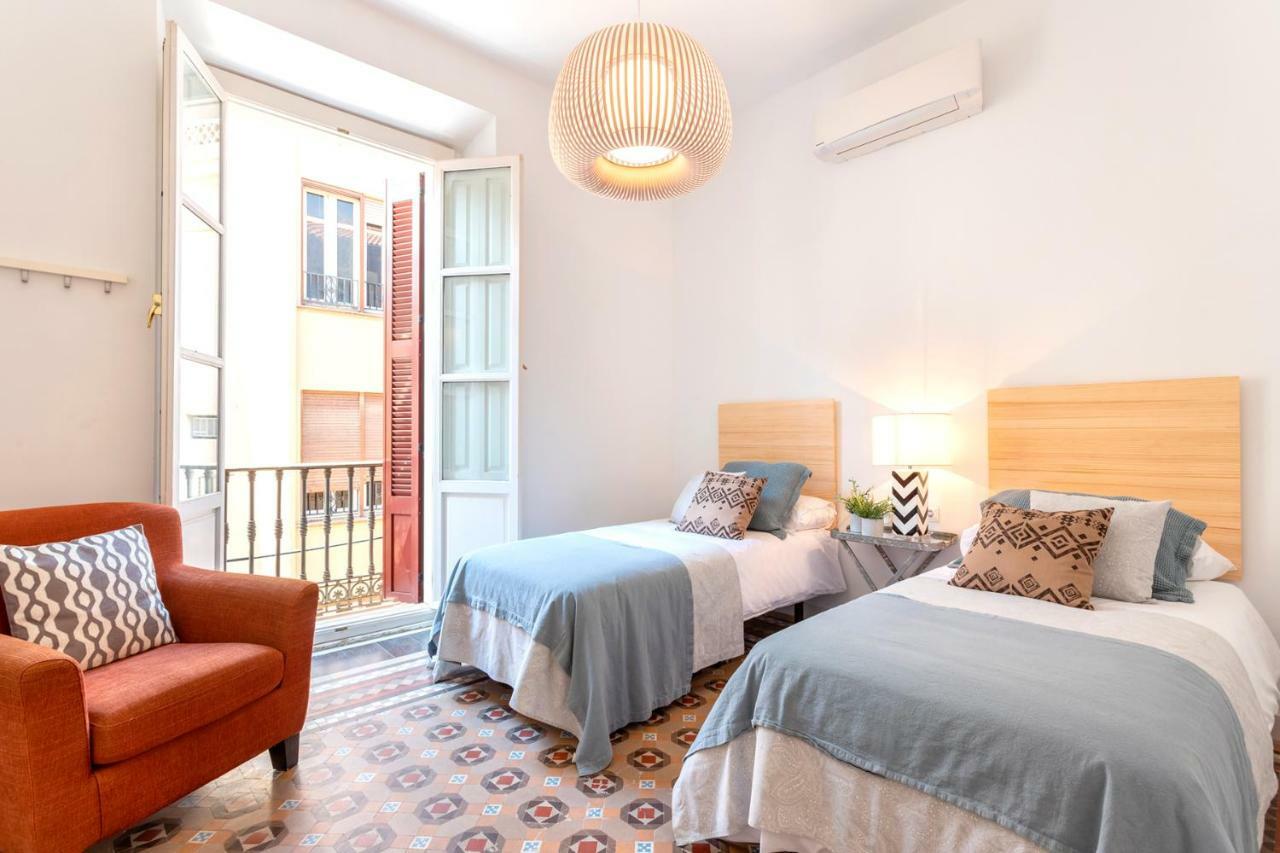 Genteel Larios * Malaga