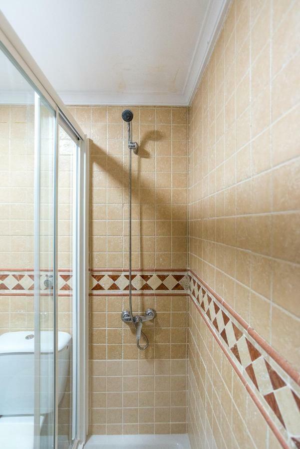 Mp3-bright Beachfront 1-bedroom Apt Walk To Old Town Apartment Malaga