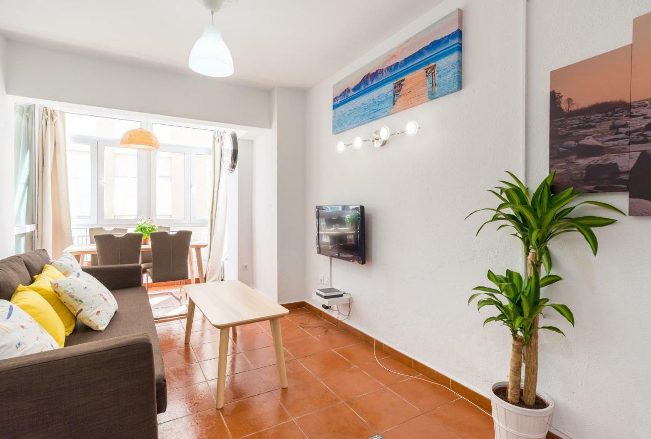Mp3-bright Beachfront 1-bedroom Apt Walk To Old Town Apartment