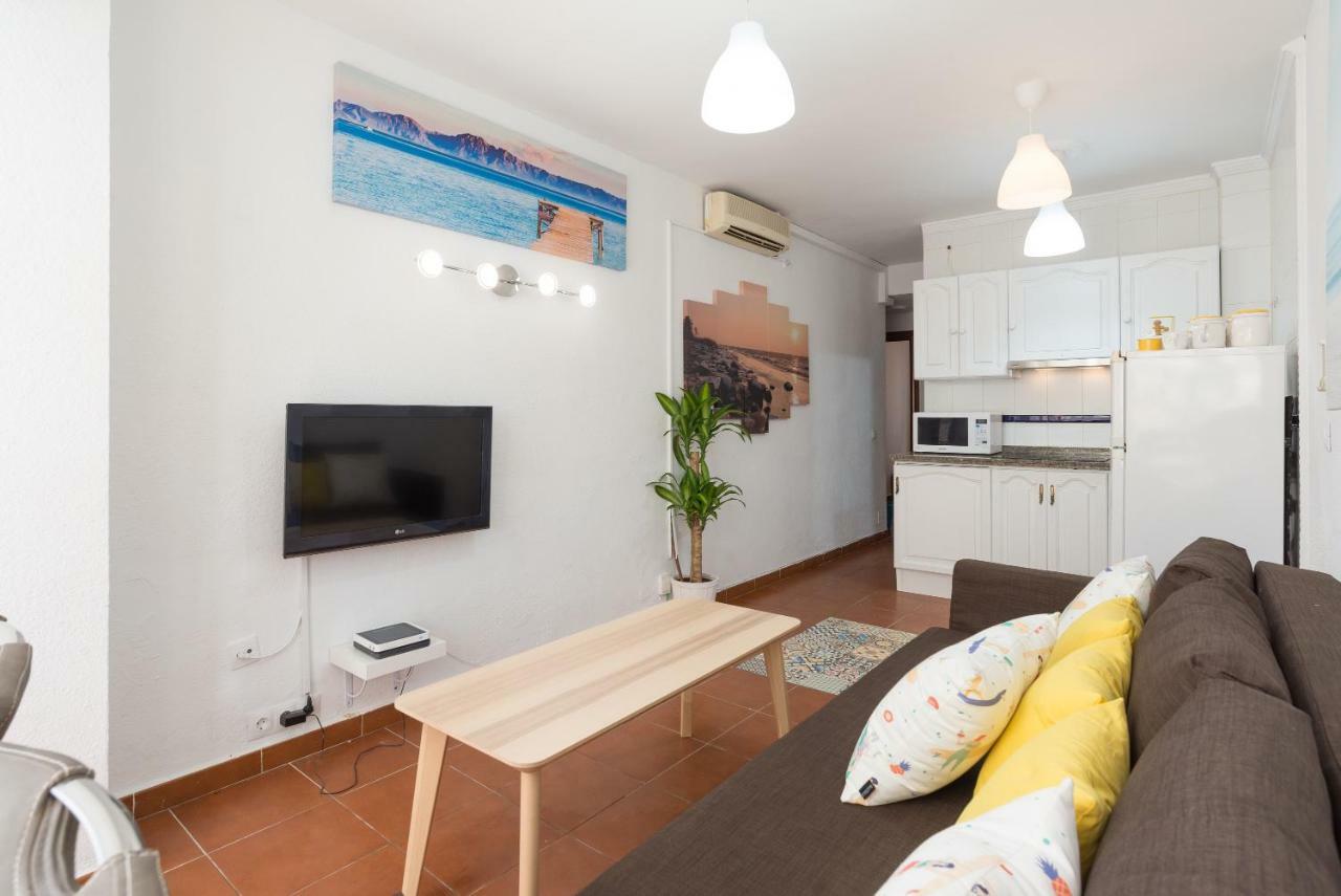 Mp3-bright Beachfront 1-bedroom Apt Walk To Old Town * Malaga