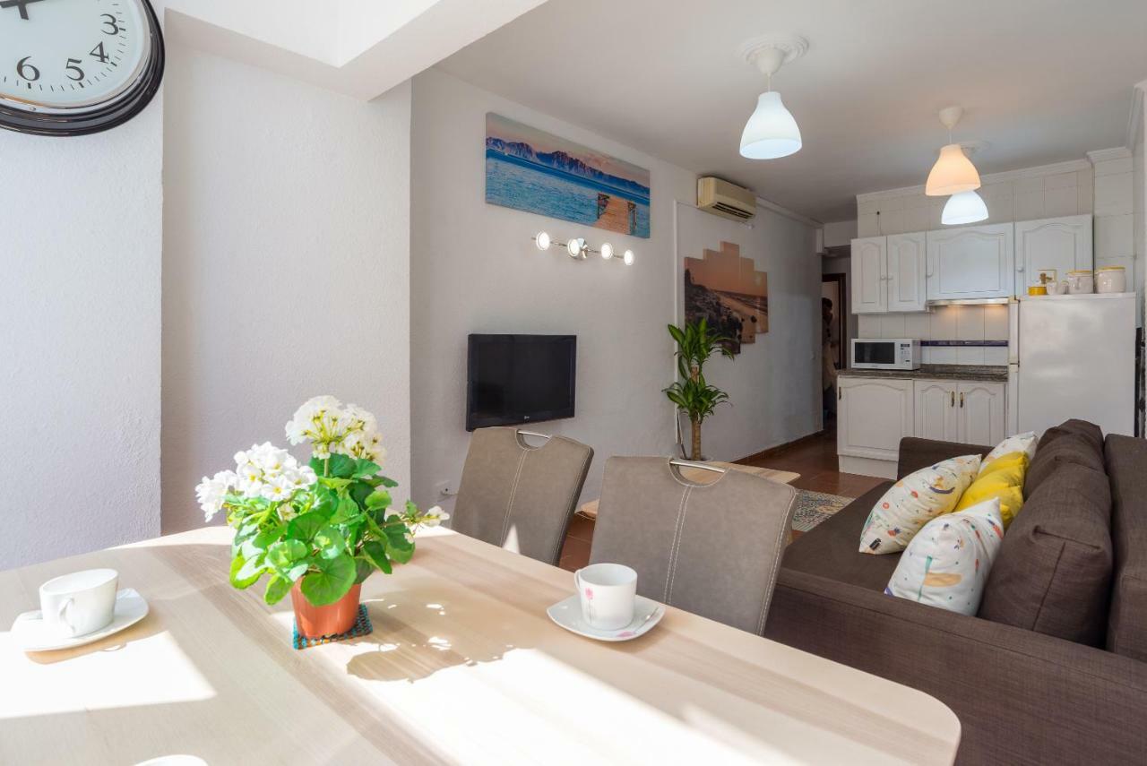 Mp3-bright Beachfront 1-bedroom Apt Walk To Old Town * Malaga