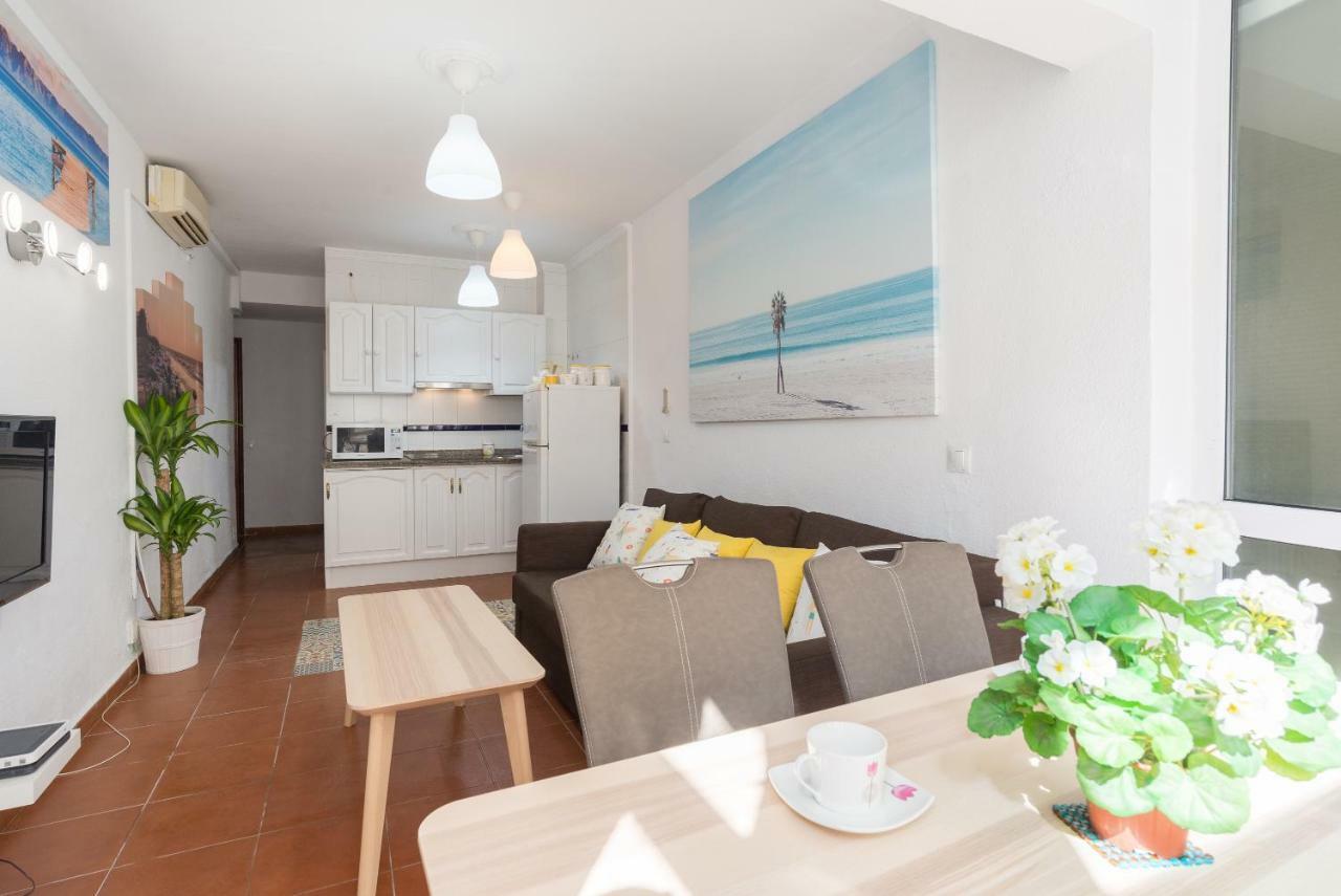 Mp3-bright Beachfront 1-bedroom Apt Walk To Old Town Apartment