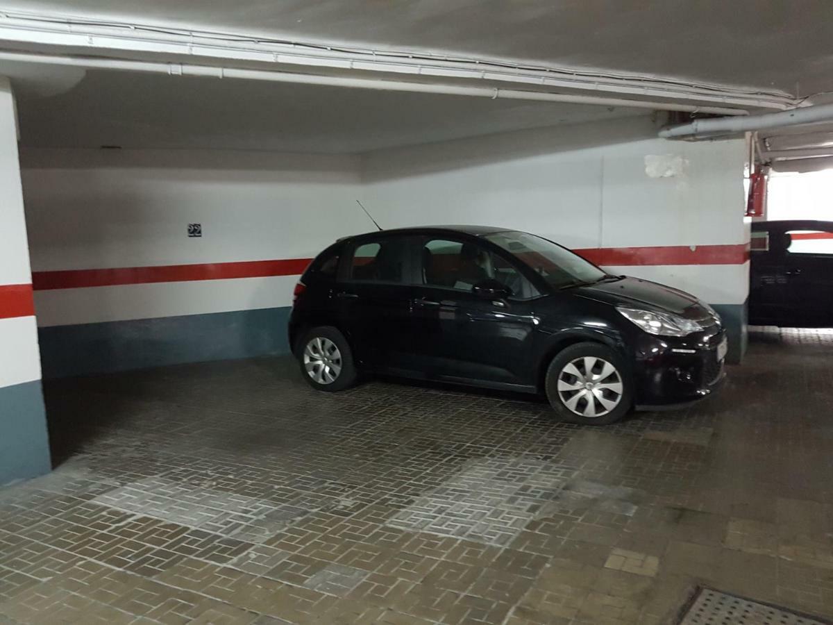 Sorolla 105, Luxury, Beach, Free Parking, Services, Quite Neighborhood, So * Malaga
