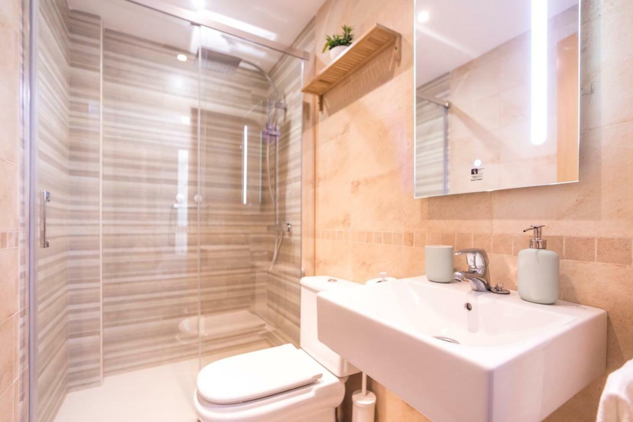 -malagasunapts- Vibrant Historic Centre Apartment *