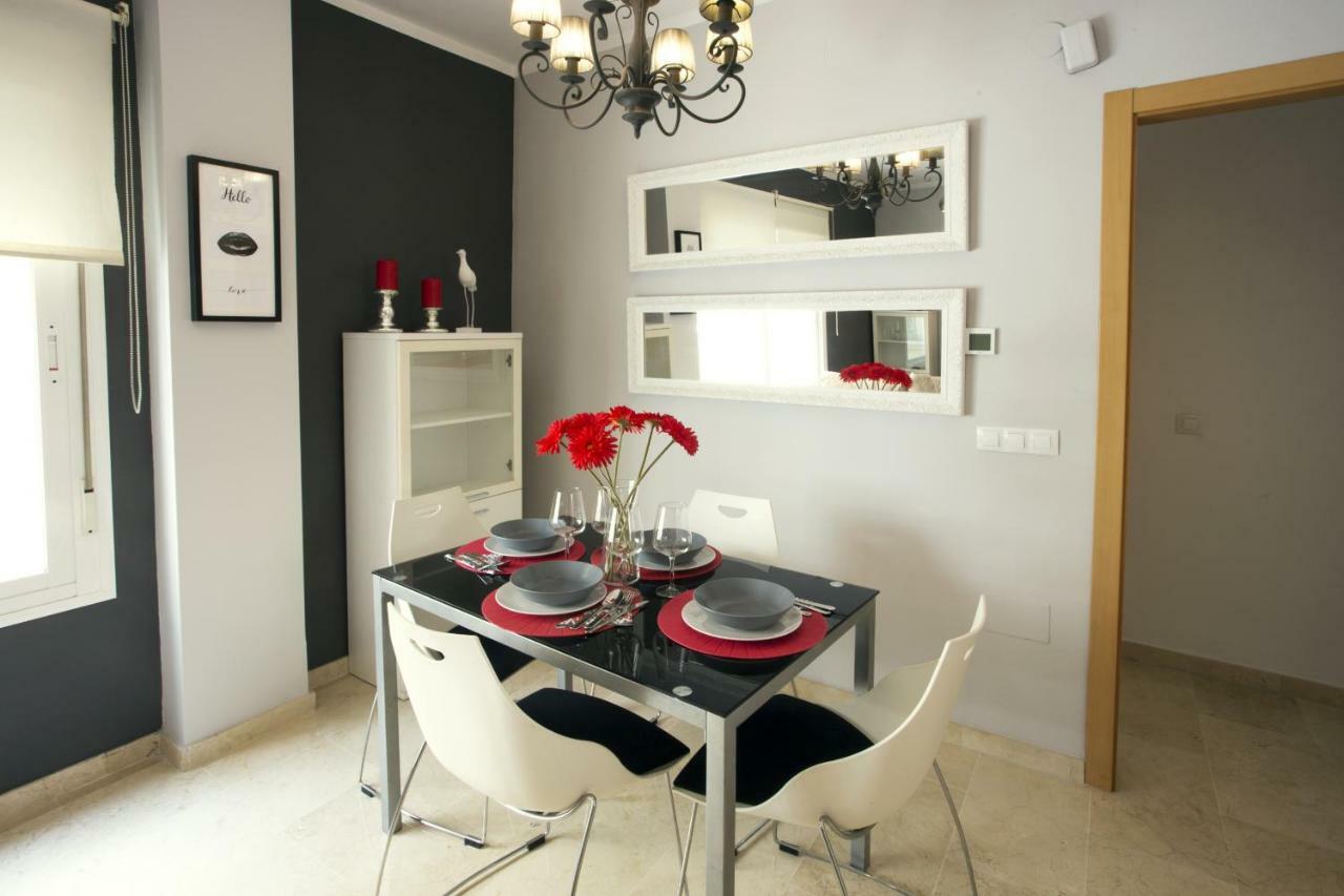 Modern, Comfortable & Bright Apartment