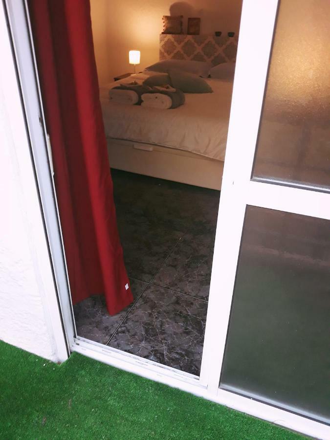 Aperol Guest house *