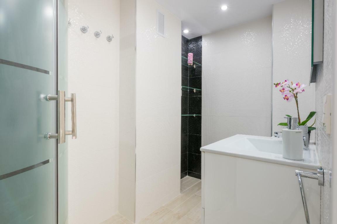 Seafront La Malagueta I Apartment Malaga