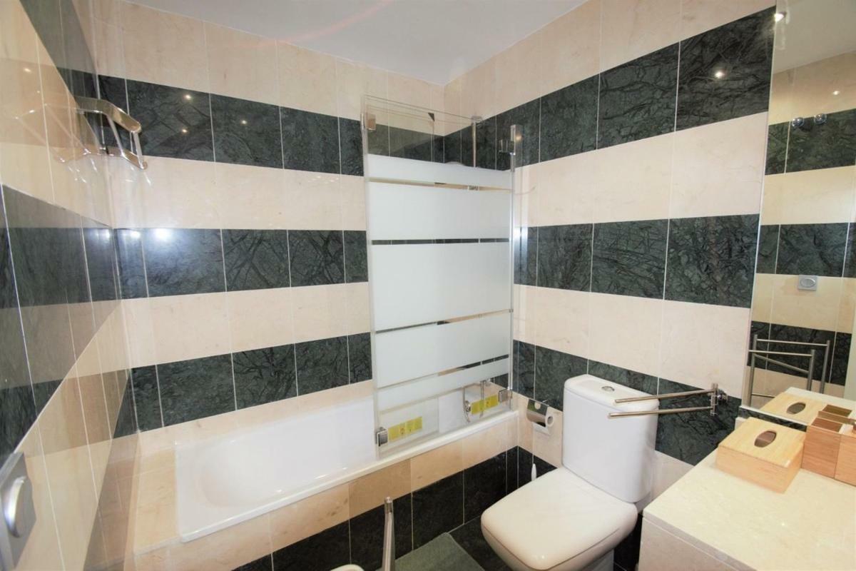 Beach And Golf Paradise With Extra Comfort Apartment Malaga