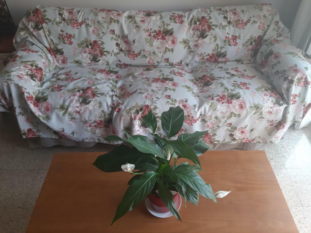 La Casa De La Tita Homestay *
