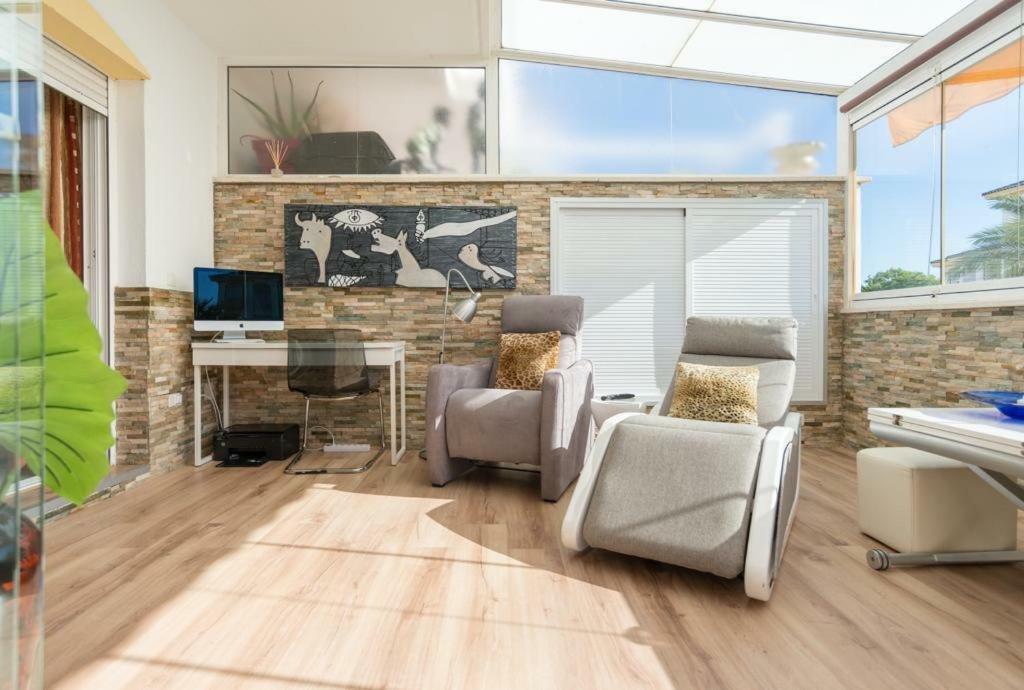 Apartamento Lujo al lado del aeropuerto parking free Málaga