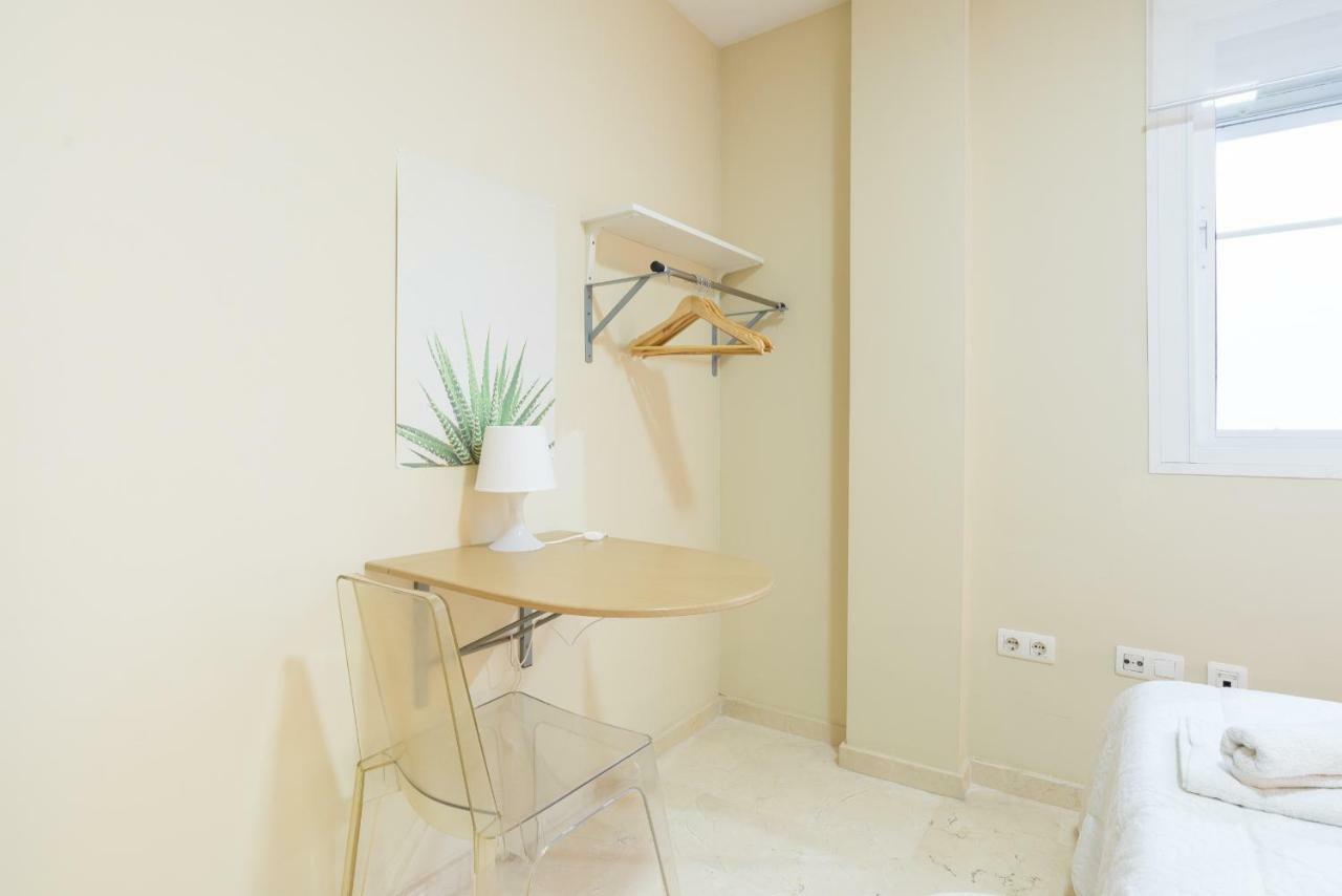 Apartment Gr0-quiet Apartment, Private Backyard, Walk To Old Town *
