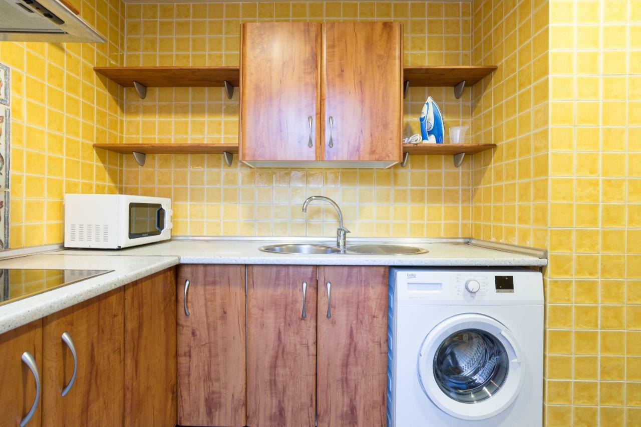 Gr0-quiet Apartment, Private Backyard, Walk To Old Town *