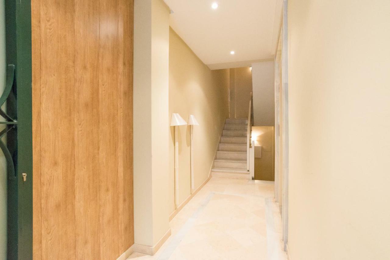 Gr0-quiet Apartment, Private Backyard, Walk To Old Town