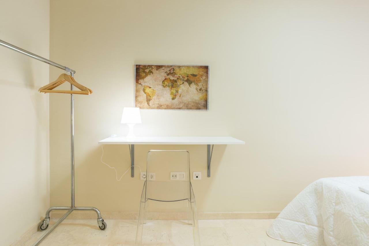 Gr0-quiet Apartment, Private Backyard, Walk To Old Town Apartment *
