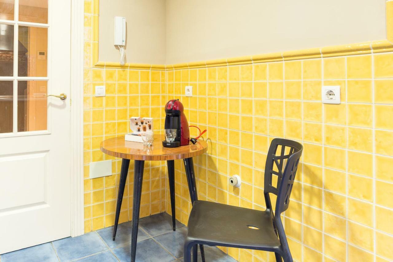 Apartment Gr0-quiet Apartment, Private Backyard, Walk To Old Town Malaga