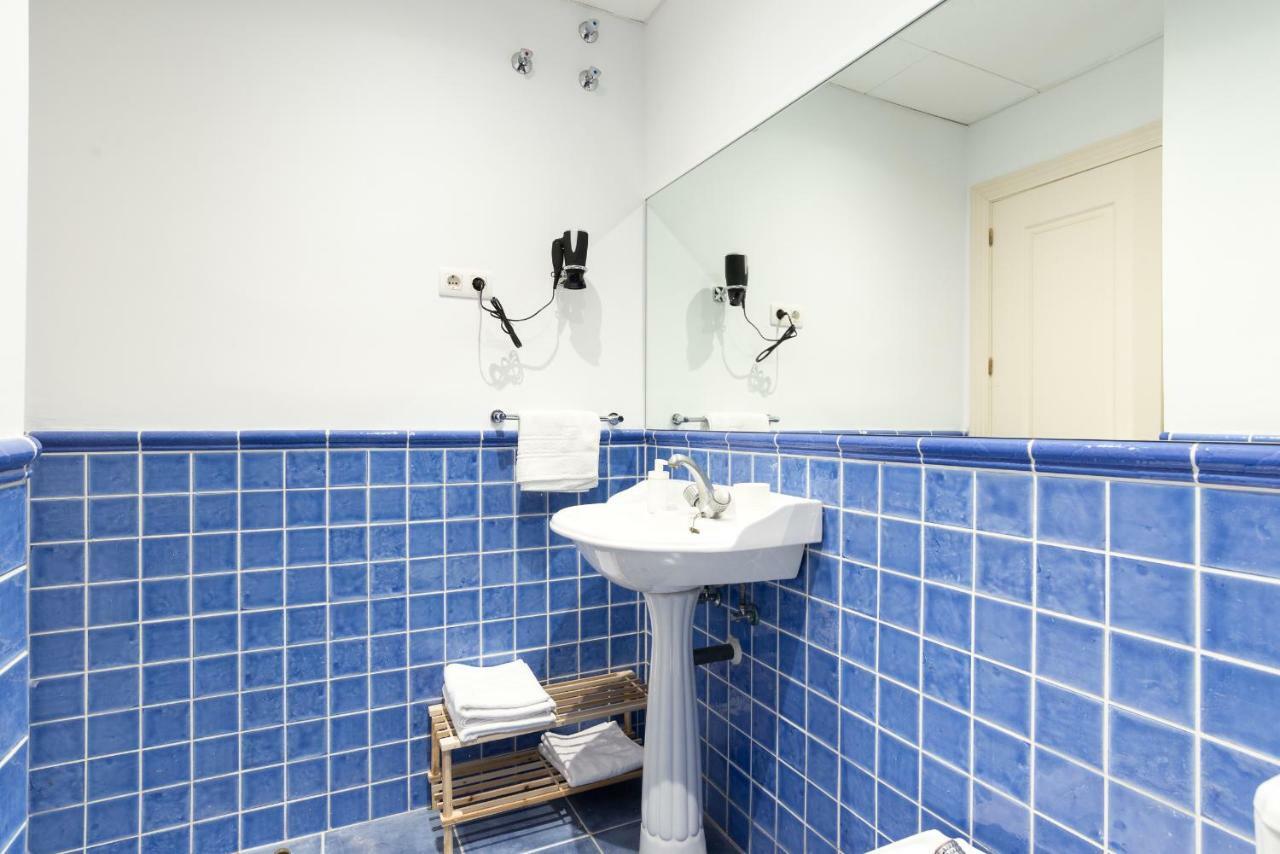 Gr2-large Groups Apt-walking Distance To Old Town Apartment Malaga