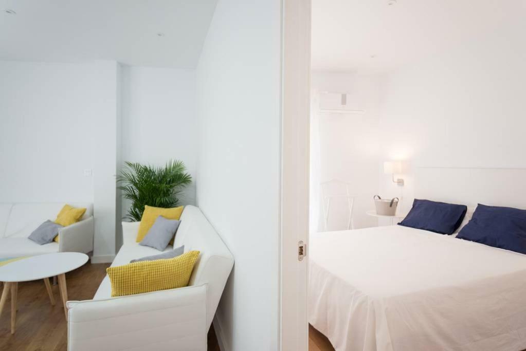 Apartment Lyrioshomes Cervantes Málaga