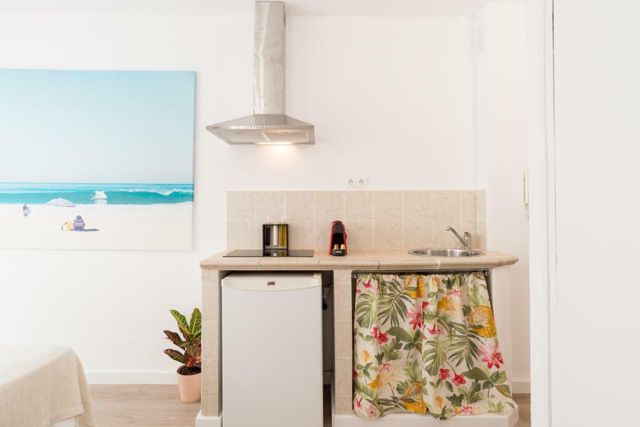 Mp2-bright Beachfront Studio Walk To Old Town
