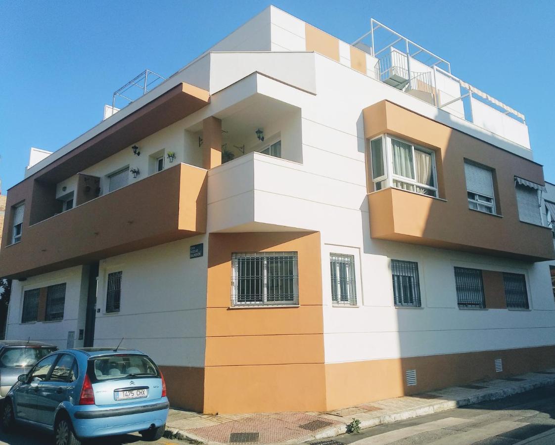 Hospitales Y Centro Suites Salmeron Apartment *