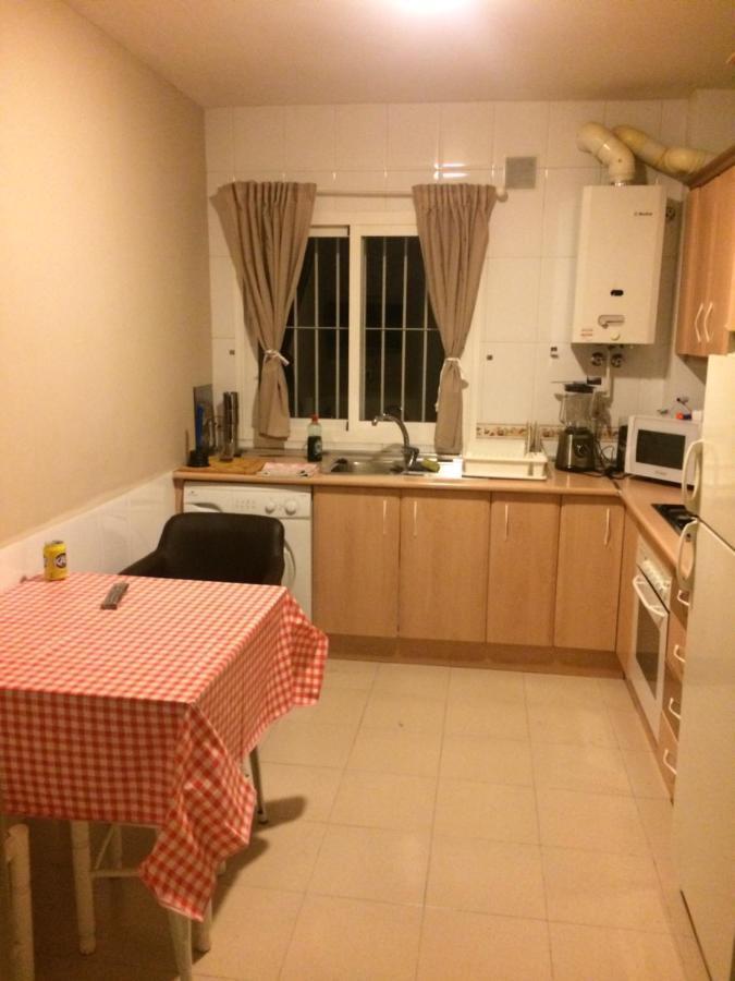 Habitacion En Apartamento Carlos Haya Homestay *